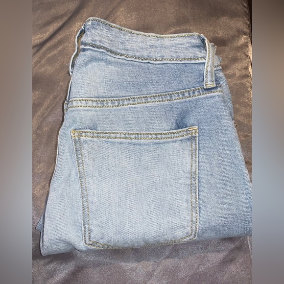 Universal Thread Light Wash Bootcut Jeans - Picture 2 of 5